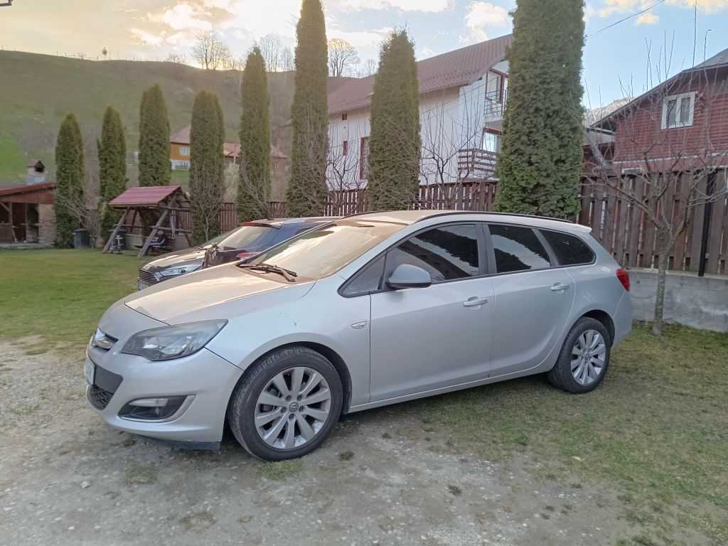 Opel Astra J Sports Tourer 2013 1.7cdti