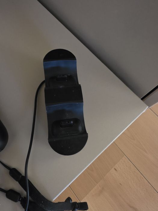 PS 4 ,2 joystick,cu camera si VR si manete VR,jocuri VR