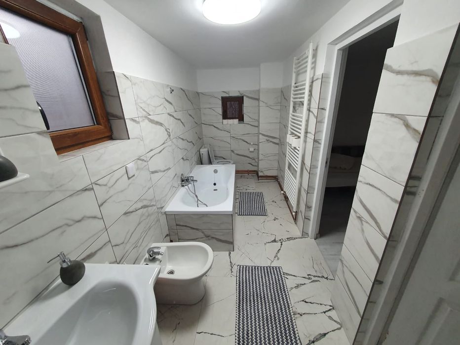 Închiriez cabană cu ciubar 20 pers (Uzina Someșul Rece)25 km de Cluj