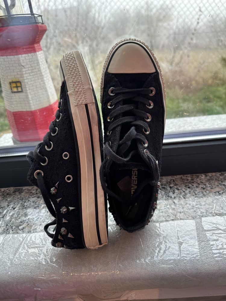 Converse dama nr 37 in stare fosrte buna de purtat si comozi!