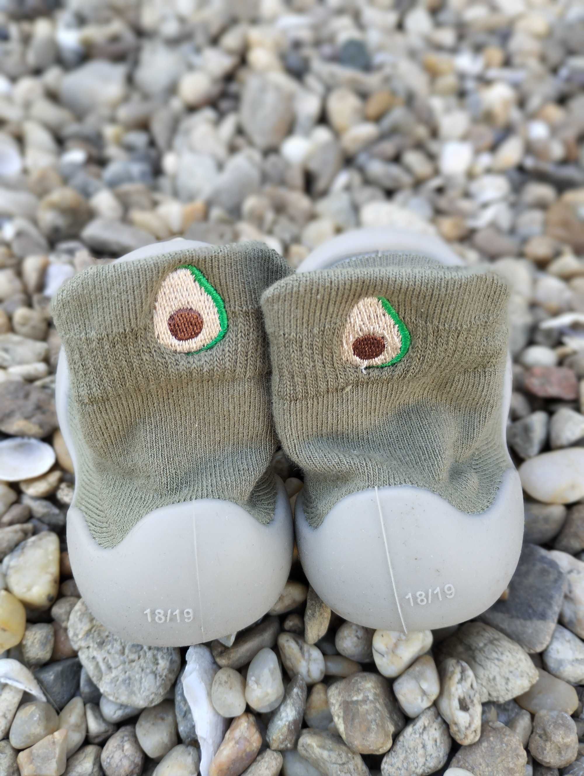 Бебешки чорапки със силиконова подметка/боси обувки/