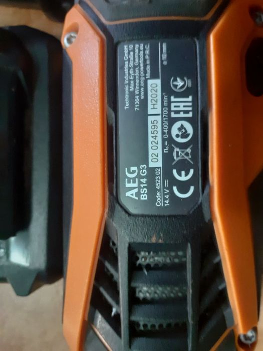 Filetanta cu acumulator milwaukee.