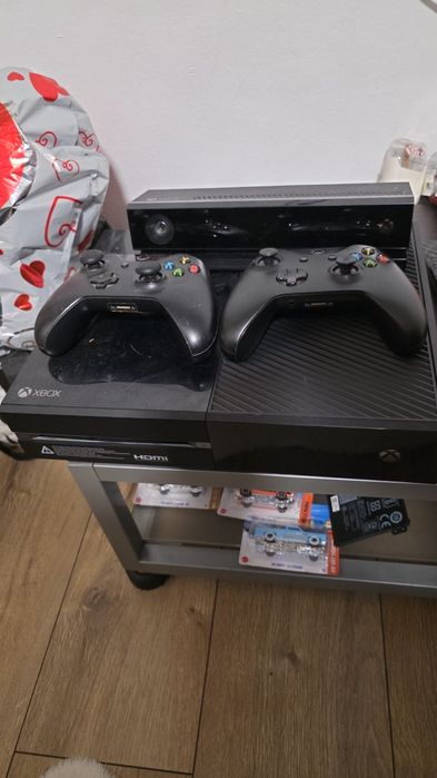 Xbox one +Kinect