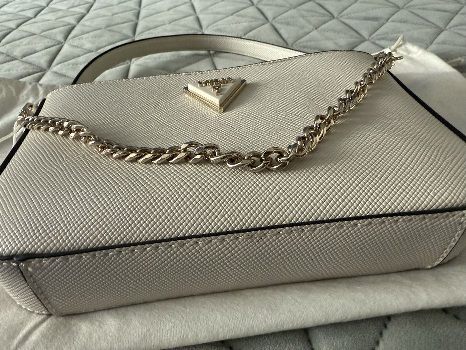 Чанта Guess Noelle