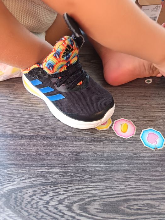 Адидас-уникален модел-22 размер