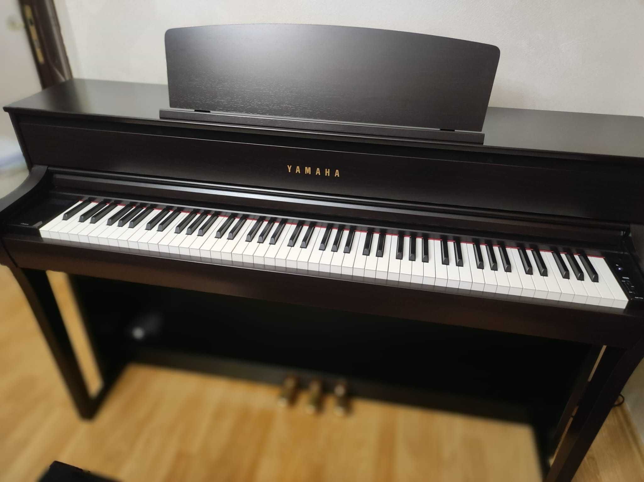 Vând pianina Yamaha CLP-775 Rosewood