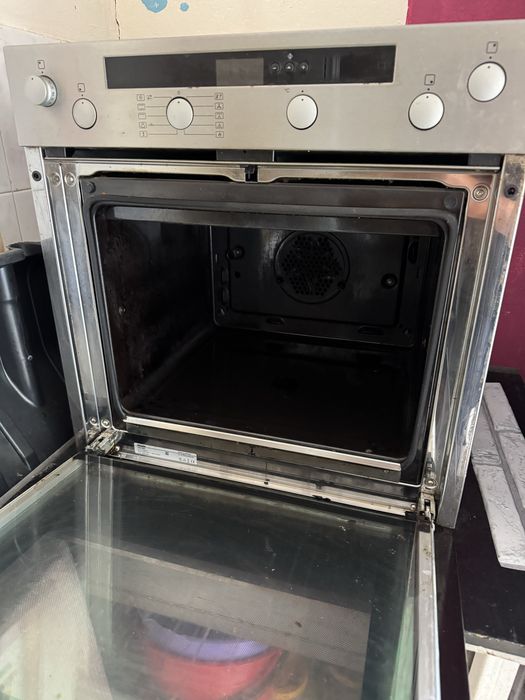 Miele H4418EP фурна с пиролиза за вграждане с керамичен плот