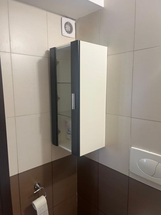 Mobilier de baie în stare buna