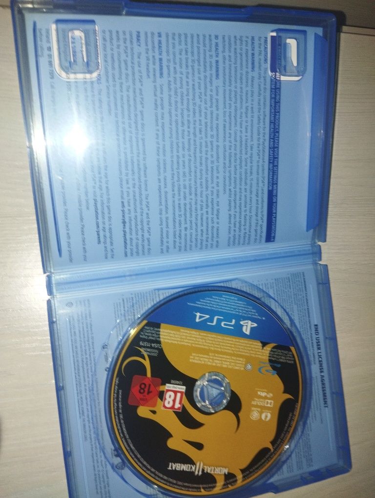 Меняю/продам диски с мк 11 и одни из нас 1