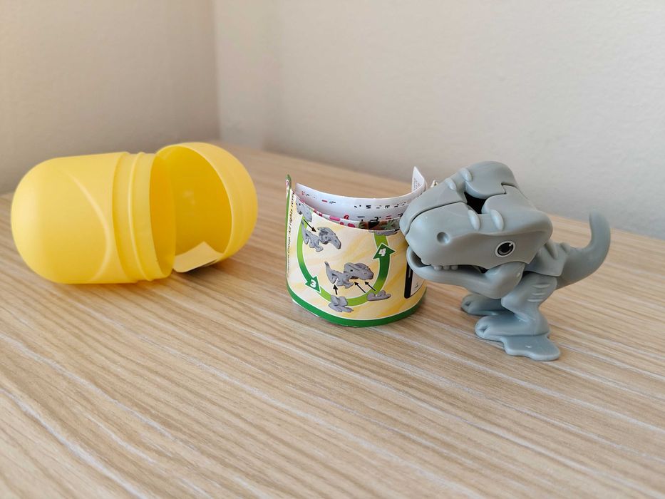 Лот киндер играчки от шоколадови яйца