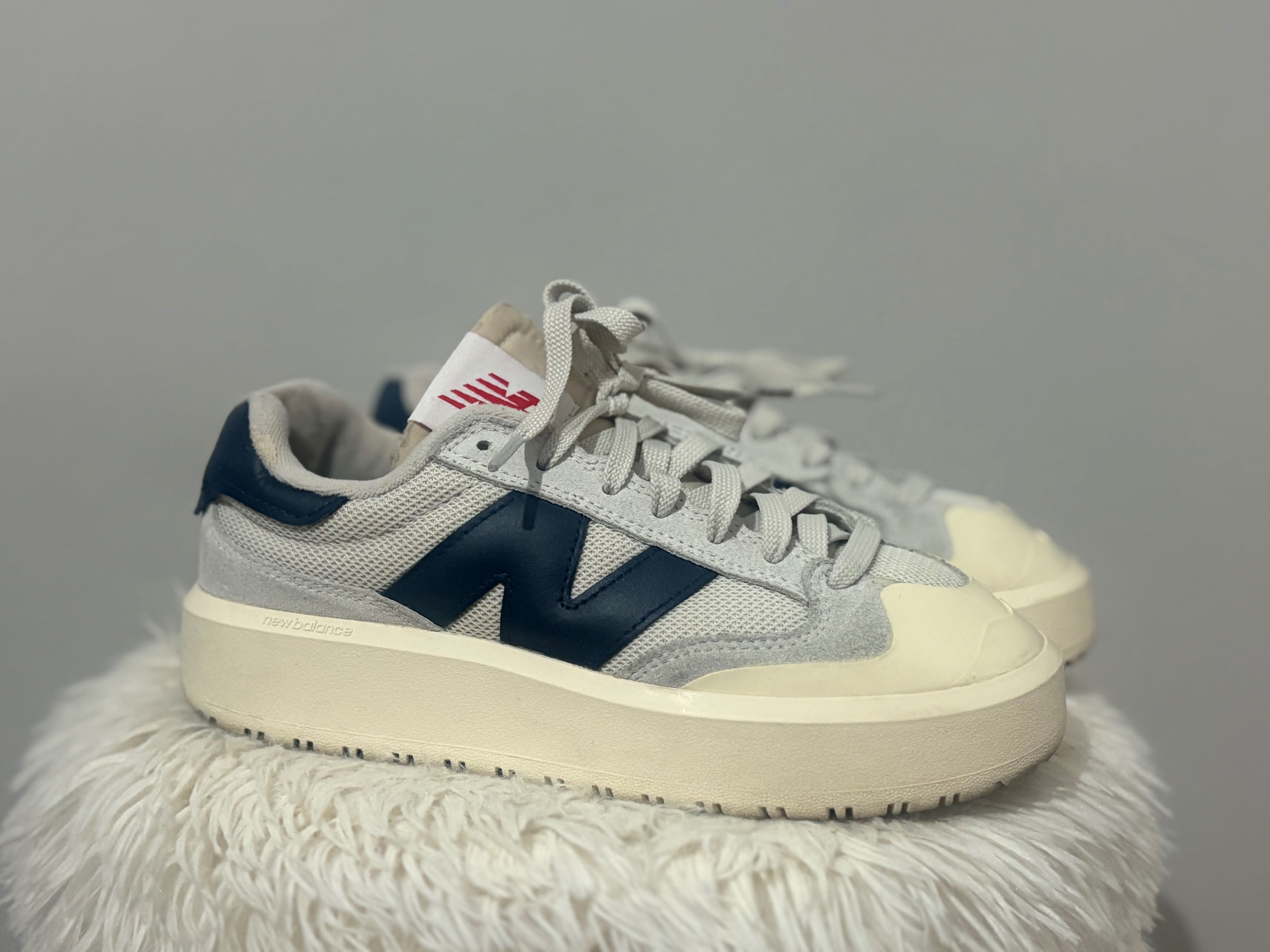 Обувки New Balance ct302 номер  38 ( без кутия за обувки)