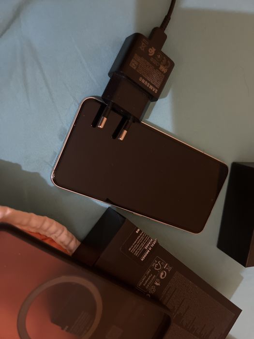 Самсунг S22 128gb цвят бял купуван е от виваком