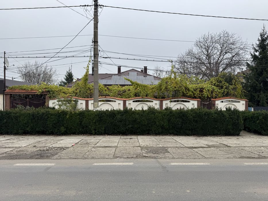 Case de vanzare+complex comercial