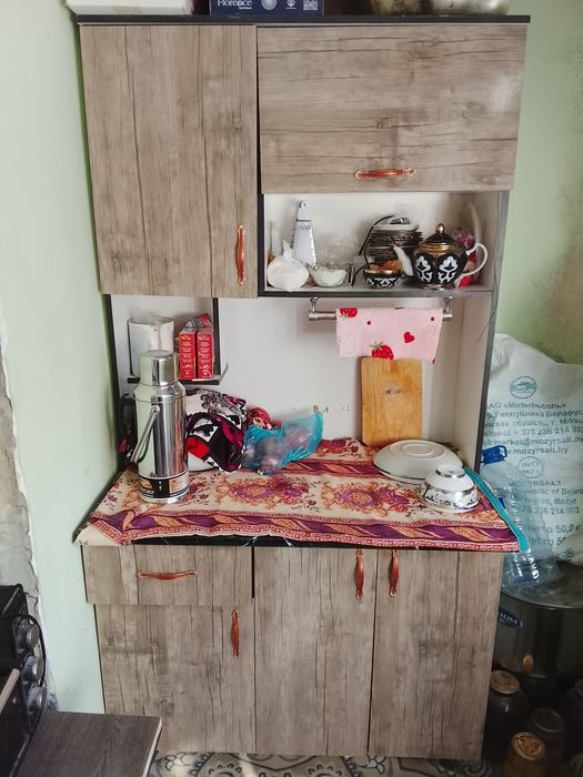 Kuxniya mebel sotiladi