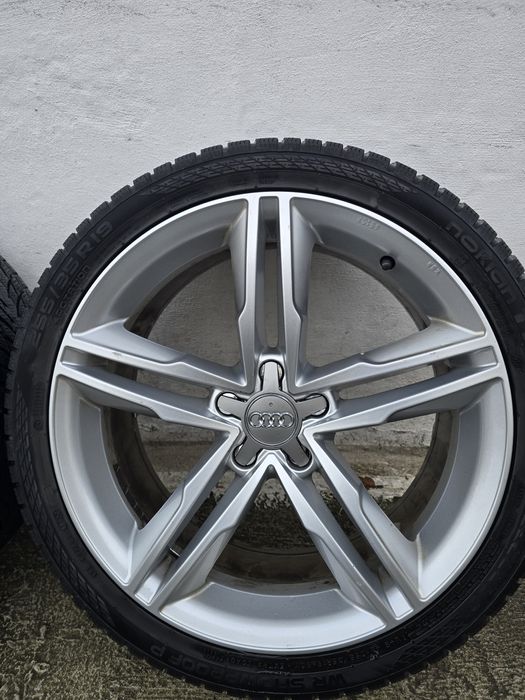 255 35 19 Nokian зимни dot22 7mm с джанти 19" 5х112 66.6 8j et30