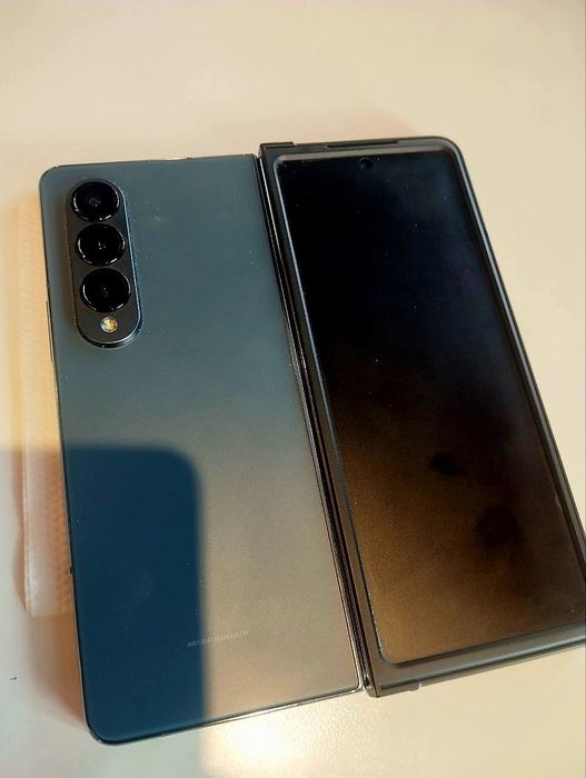 Samsung Z Fold4 512/12gb (как новый, есть чек и все прилагается)