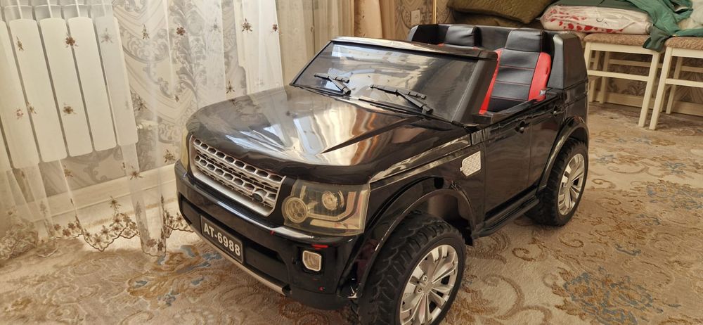 большая игрушечная машина