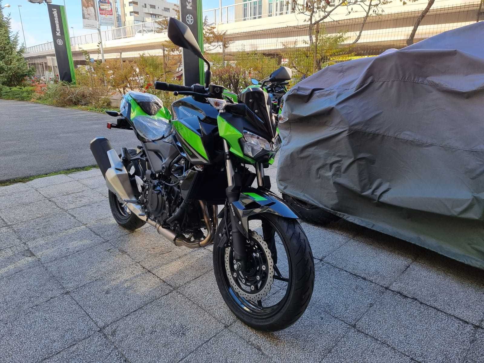 Motocicleta noua Kawasaki Z400 2023 in stoc