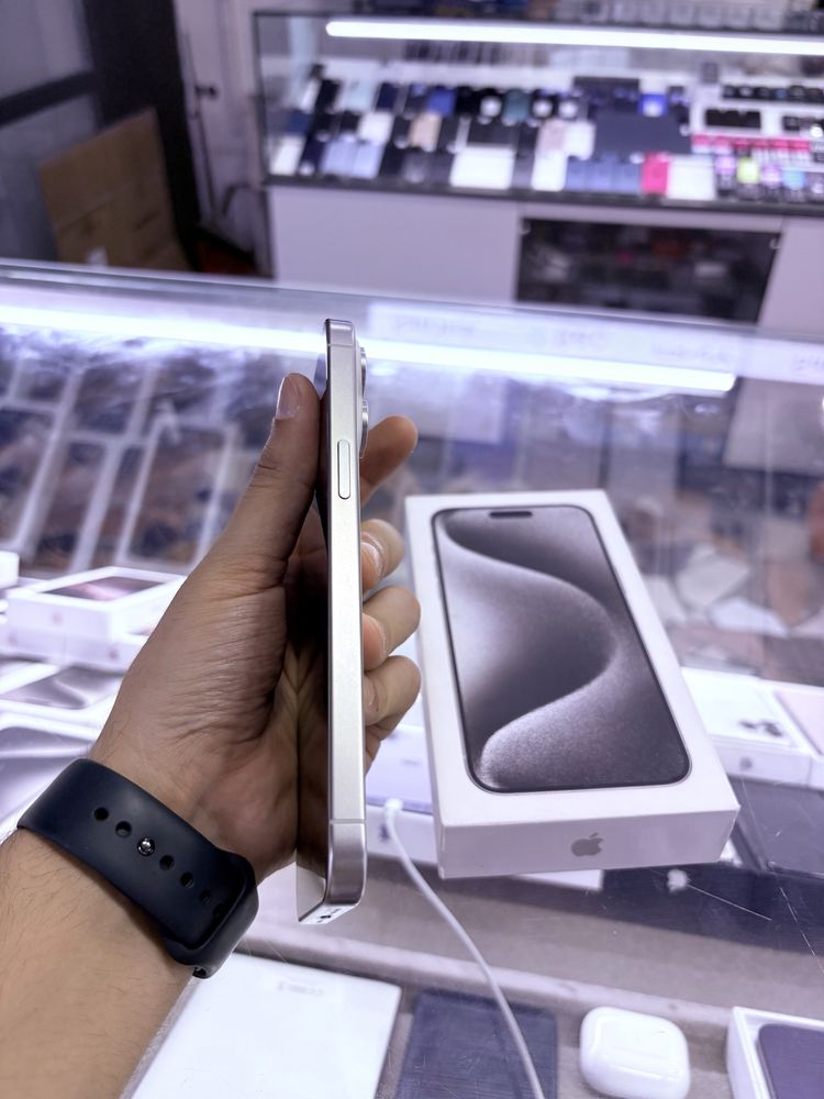 iPhone 15 Pro Max 256 gb white