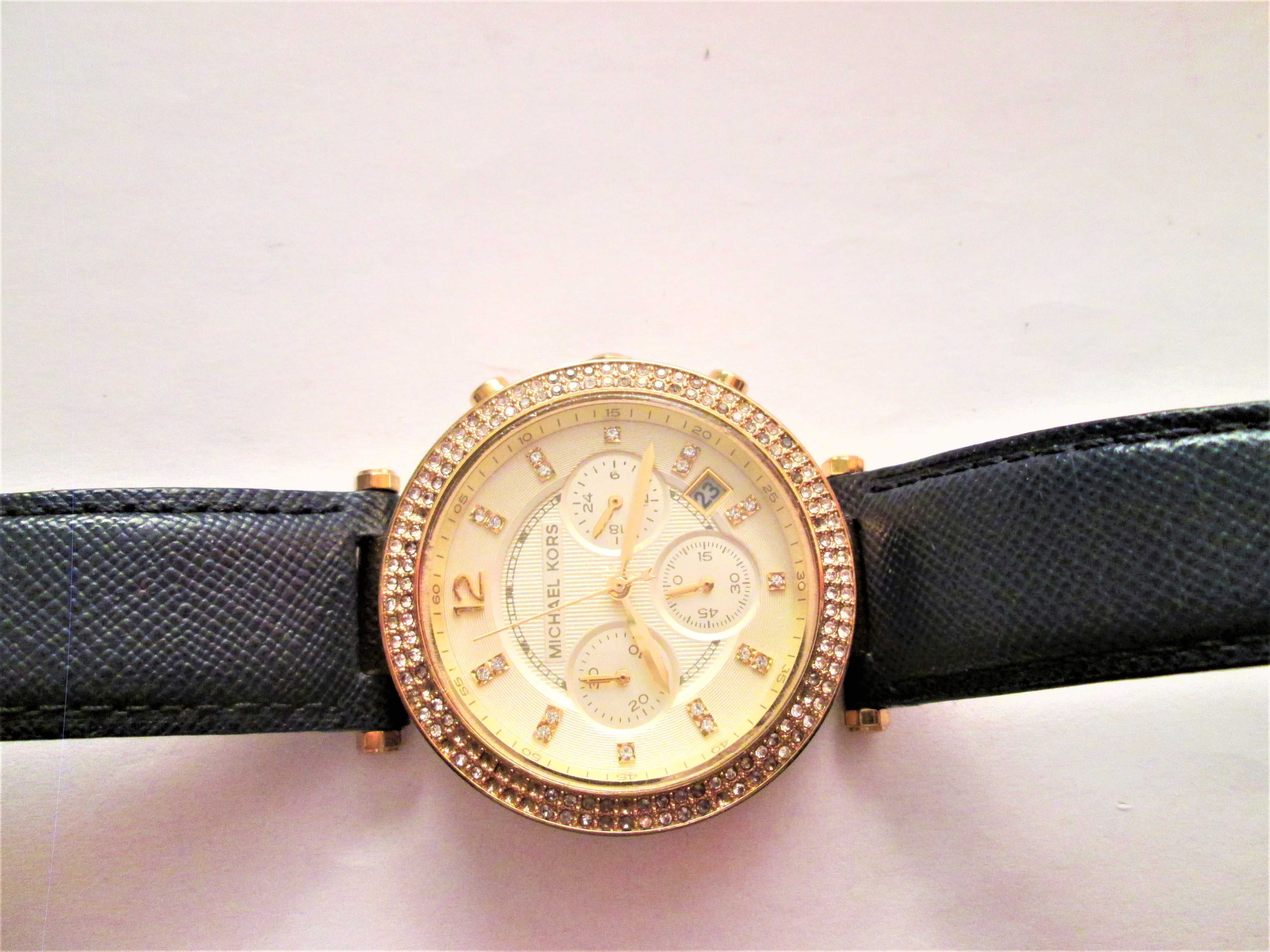 ceas de dama Michael Kors Chronograpf placat cu aur cu pietre