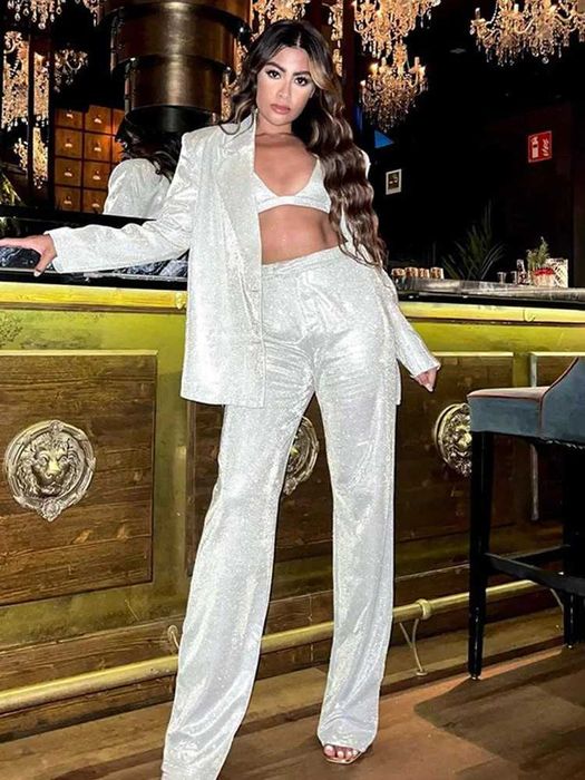 Костюм тройка свободный крой 50-52  размер