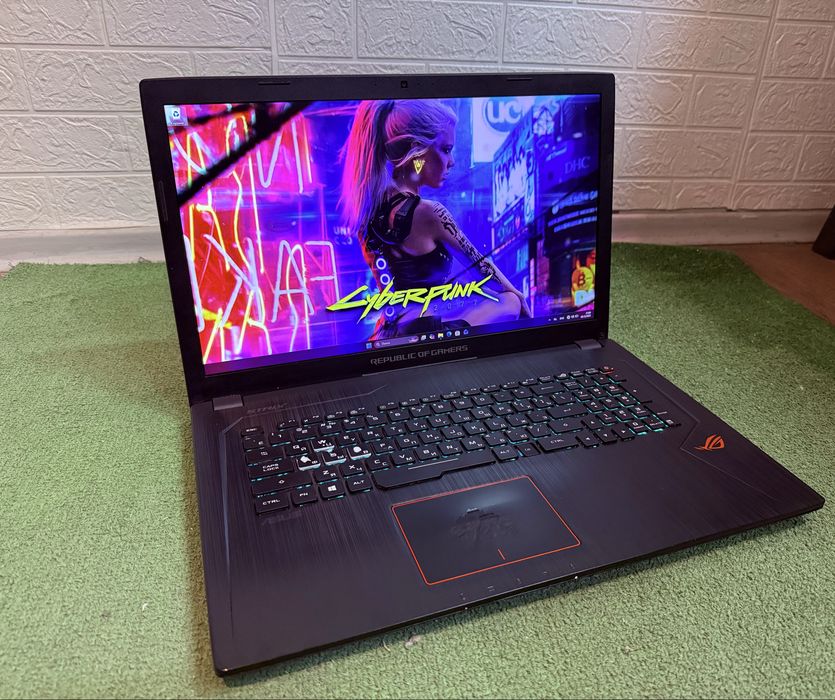 Игровой Asus ROG Strix 17.3 Core i7-7700HQ/GTX1050/8GB/HDD1000GB/
