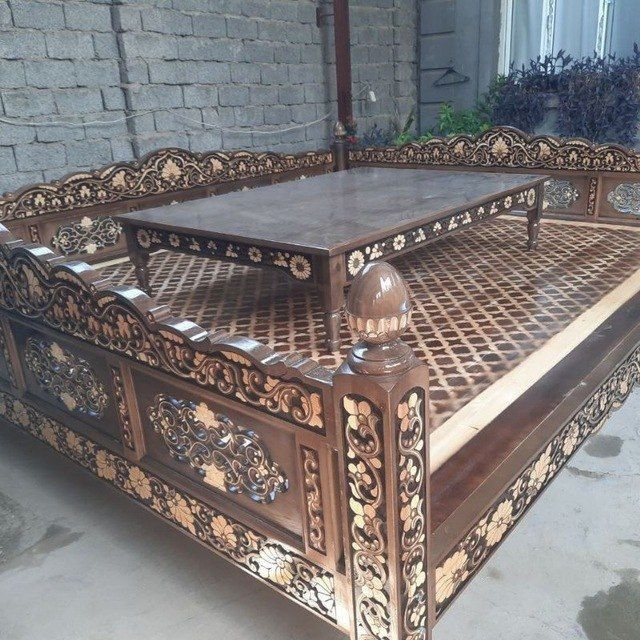 Сури тапчан карават