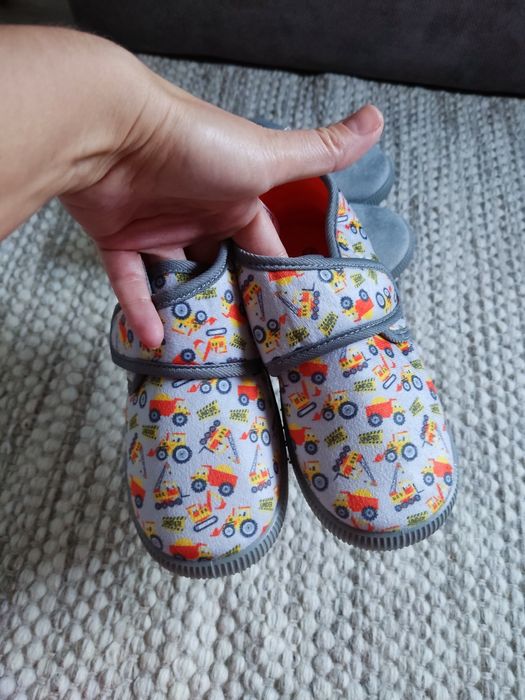 Livrare gratis Pantofi papuci botosi interior casa gradinita