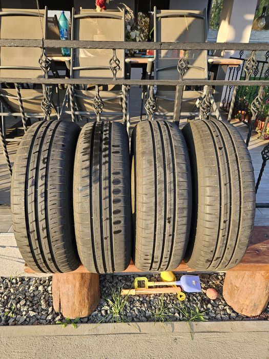 Vând cauciucuri vară 185/65 R15