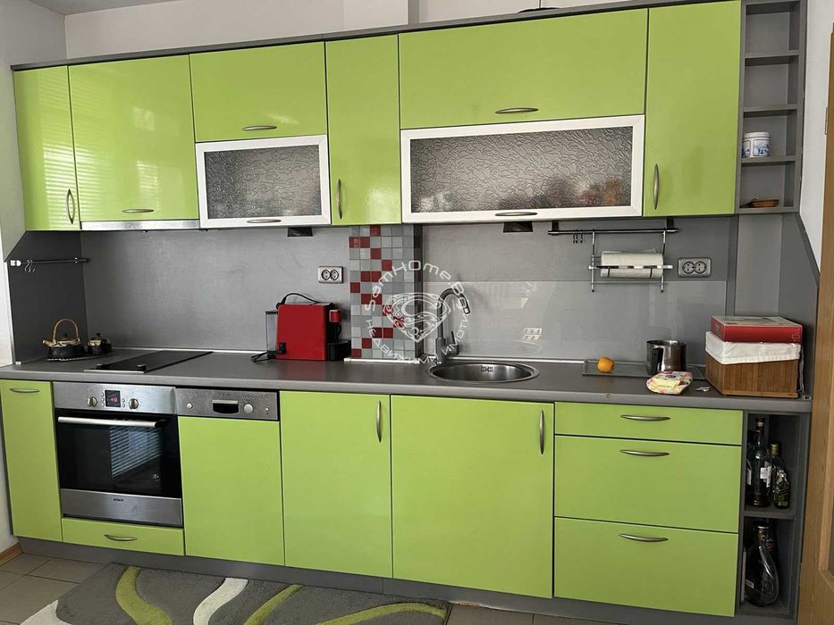 Дава се под наем Тристаен апартамент в Варна, Гръцка махала - 90 кв.м за 714 € - Снимка #1