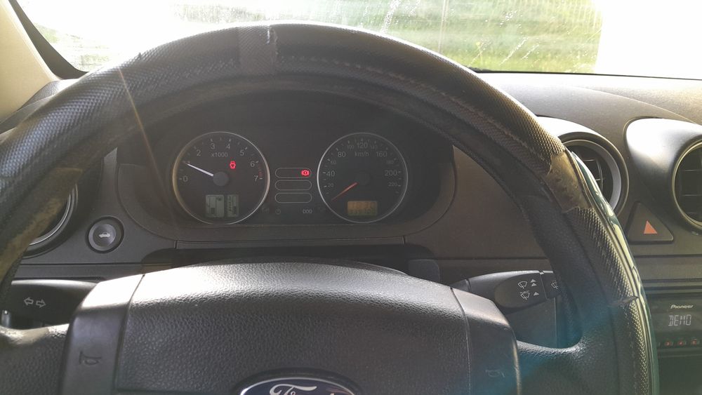Vând ford fiesta 2005,motor 1,4 benzina