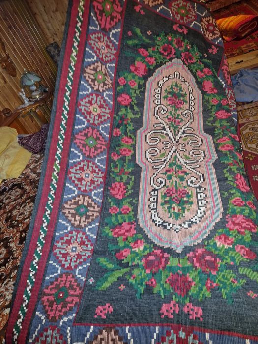 Vand covoare chilime noi oltenesti din Lână naturala țesute manual