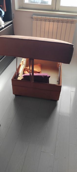 Taburet cu spatiu de depozitare