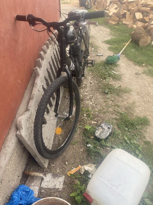 Vînd  sau schimb bicicleta cu motor 80cc