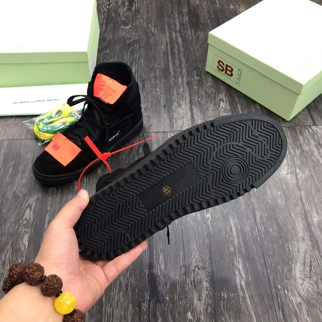 Off White Off Court