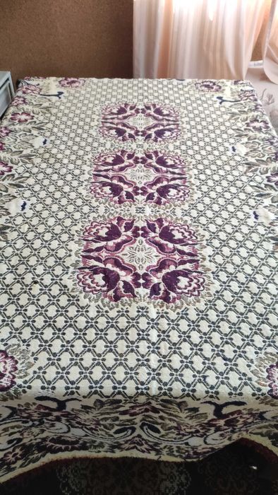 Тежка голяма покривка за маса от едно време 130/180 см