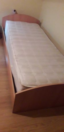 Единично легло с рамка и дървени дески (без матрак)