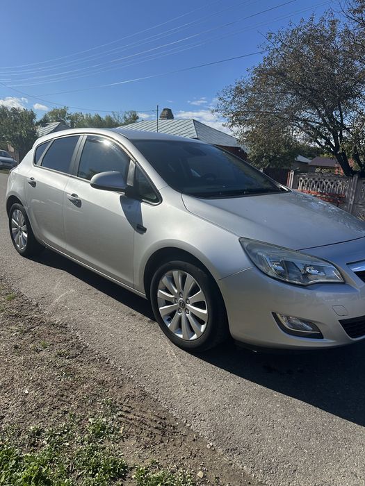 Opel Astra J 2010