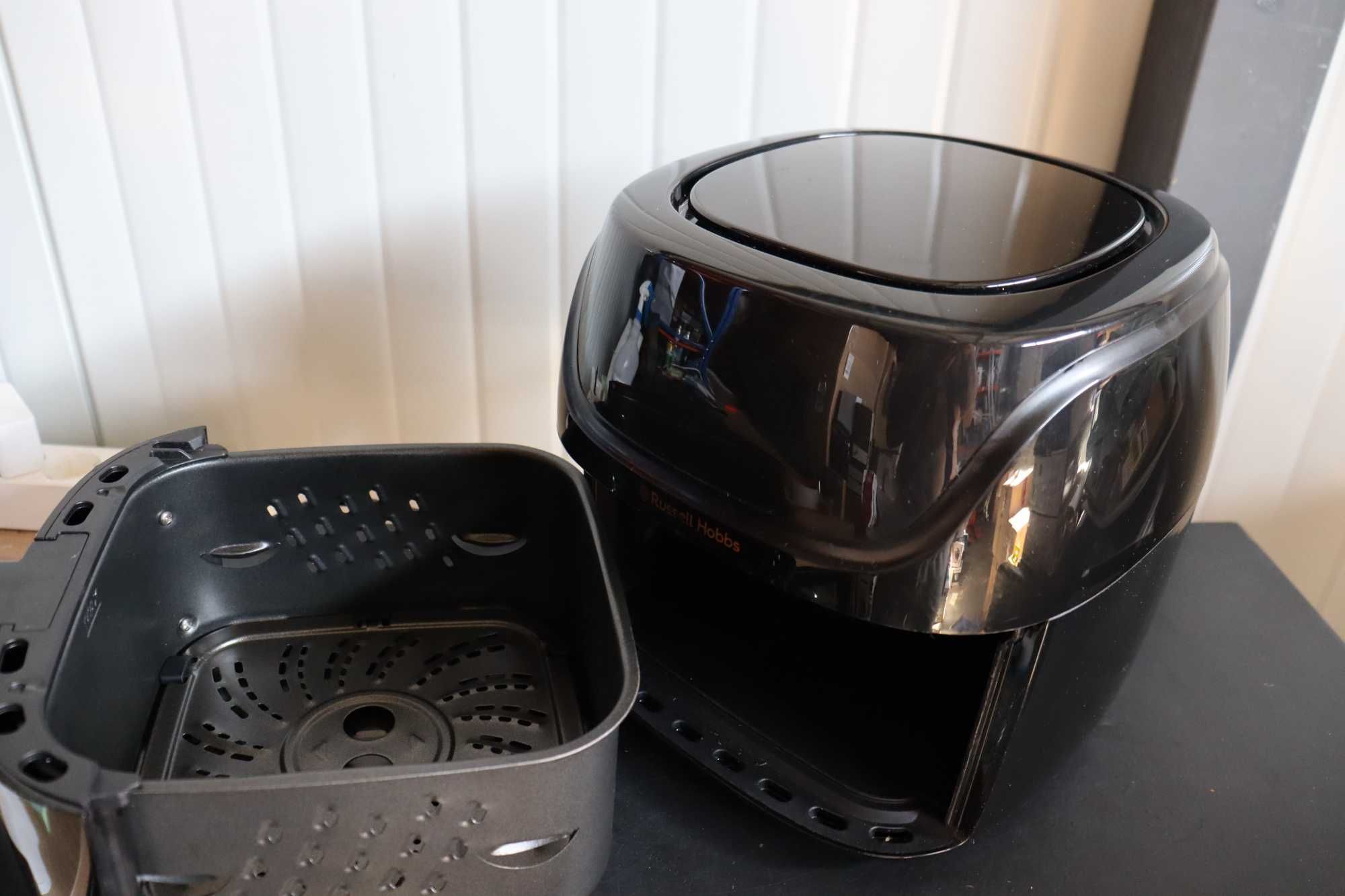 Фритюрник с горещ въздух Russell Hobbs SatisFry 4L еър фраер 1350W