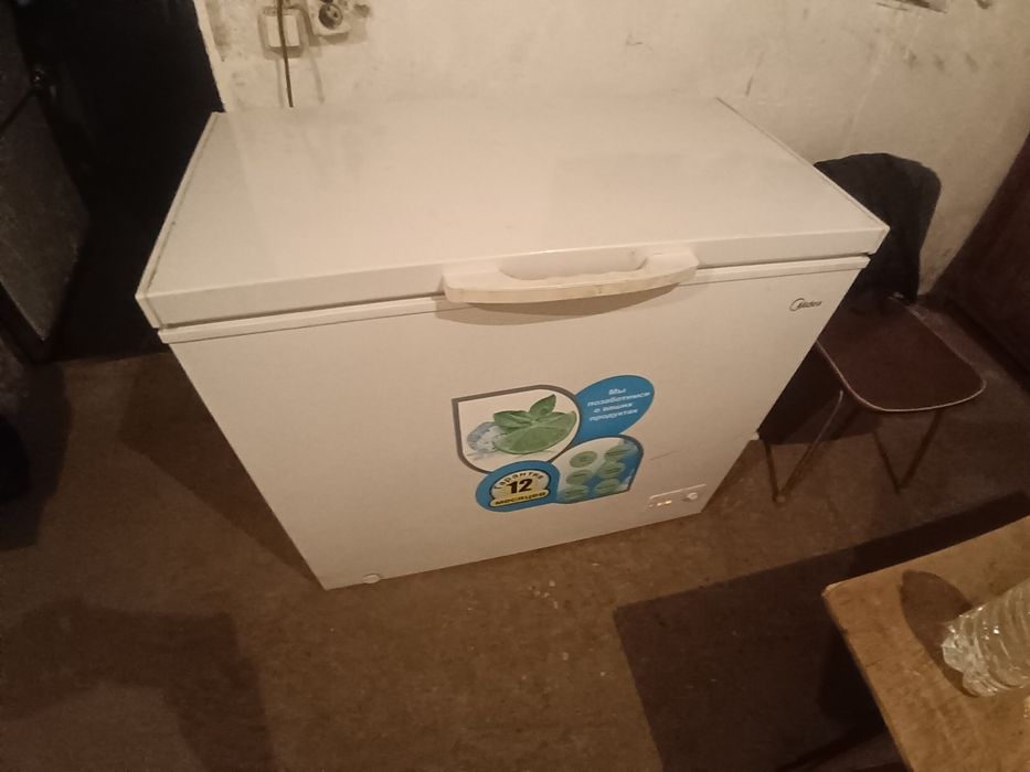 Продам морозильник midea
