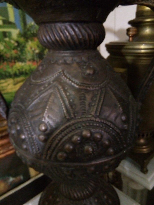 Impozanta amfora antica in stil oriental din cupru cu anse din antimon