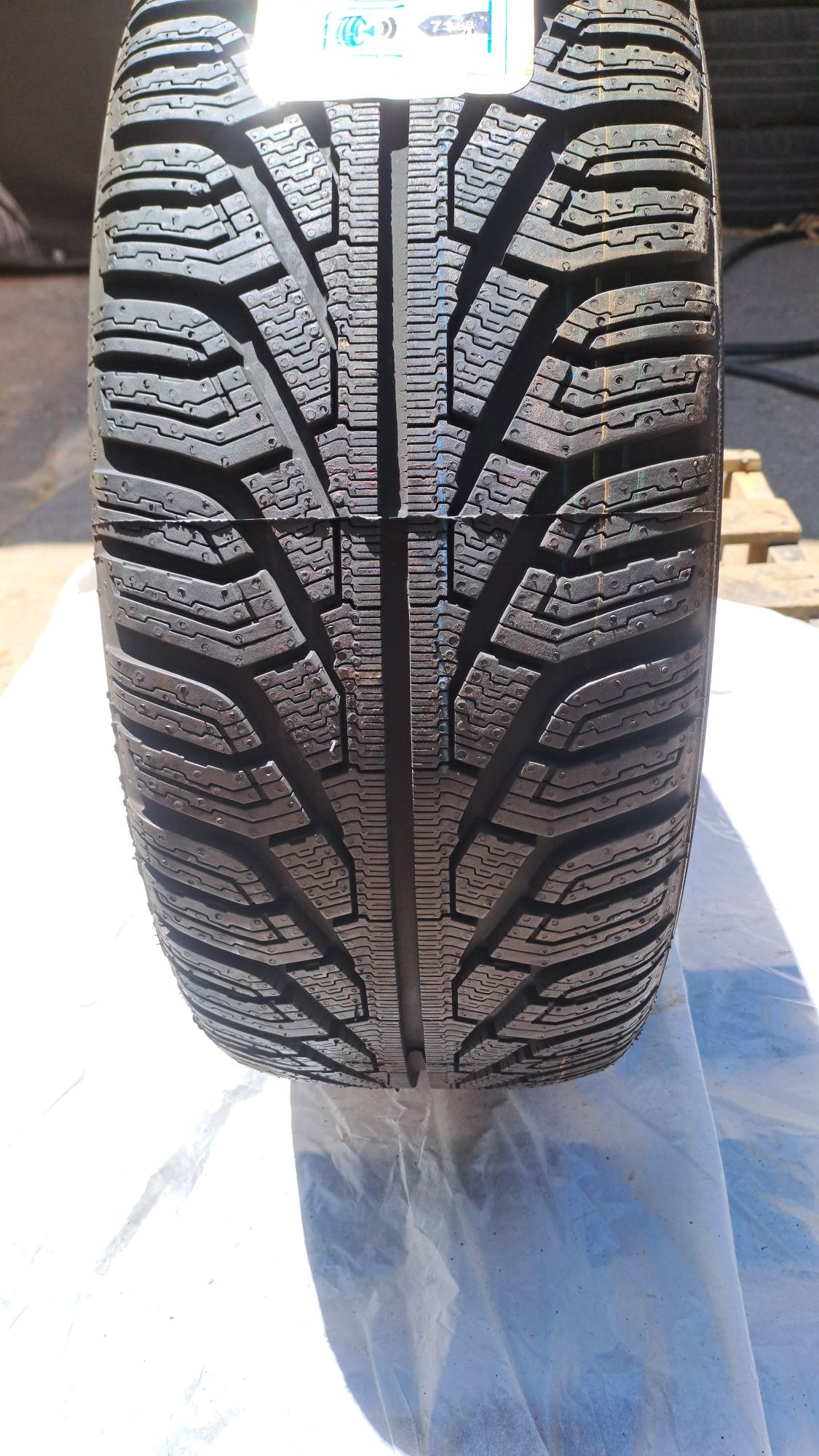 1бр. Нова 225/45/17 Uniroyal MS Plus 77