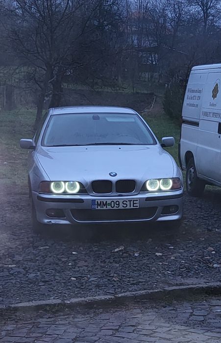 Vând BMW E 39 523 i