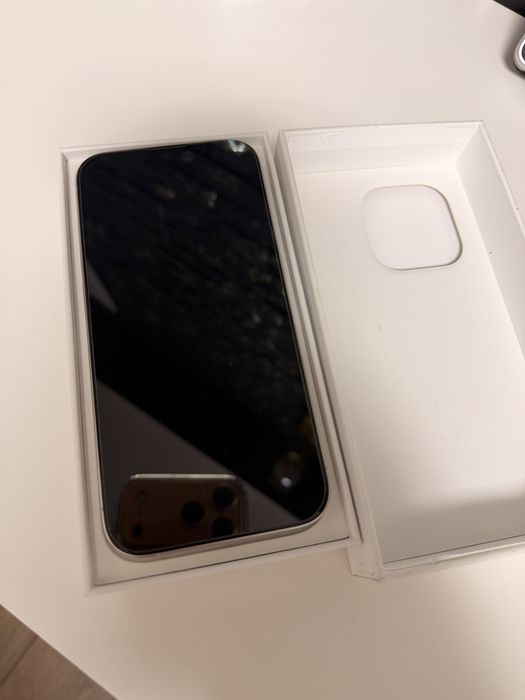 Se vinde Iphone 15 pro