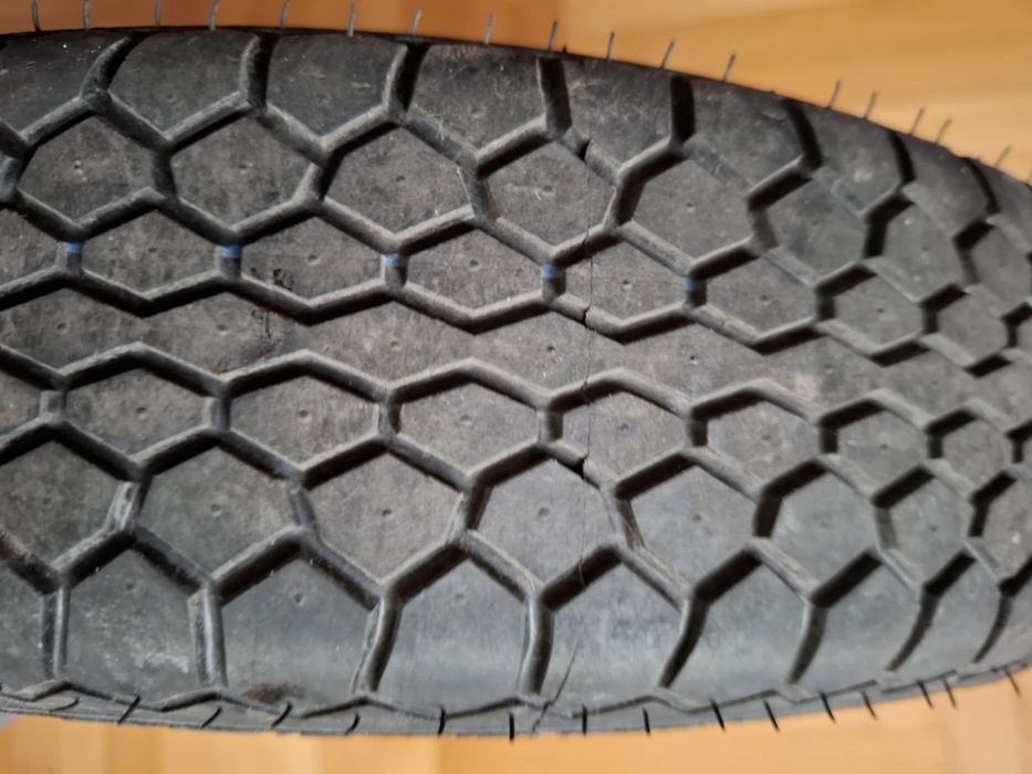 Резервна гума патерица 14 цола  и крик за SEAT