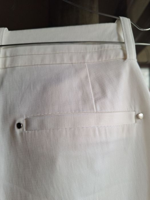 Бял бутиков панталон на скъпа марка