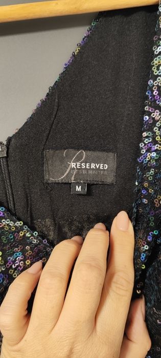 Елегантни рокли, подходящи за празненства и поводи