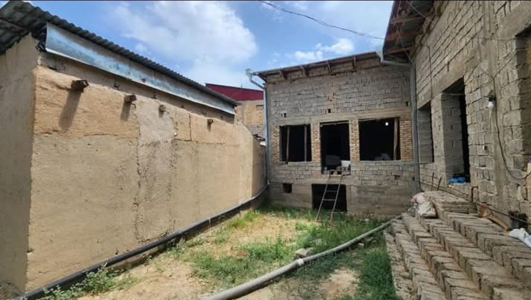 Продаётся дом недостроенный
