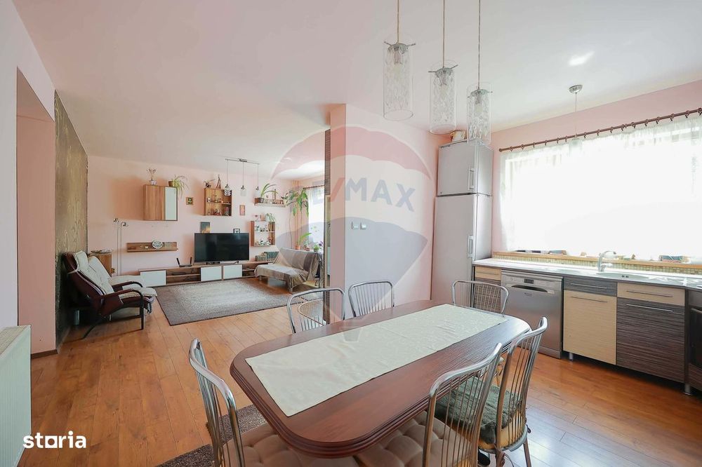 Casă de vânzare cu 1800 mp teren, Paleu