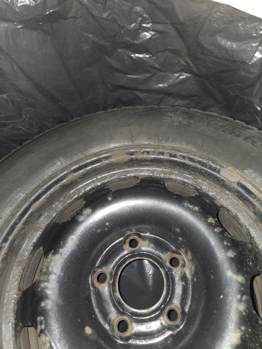 Jante aliaj 16" cu cauciucuri de iarnă